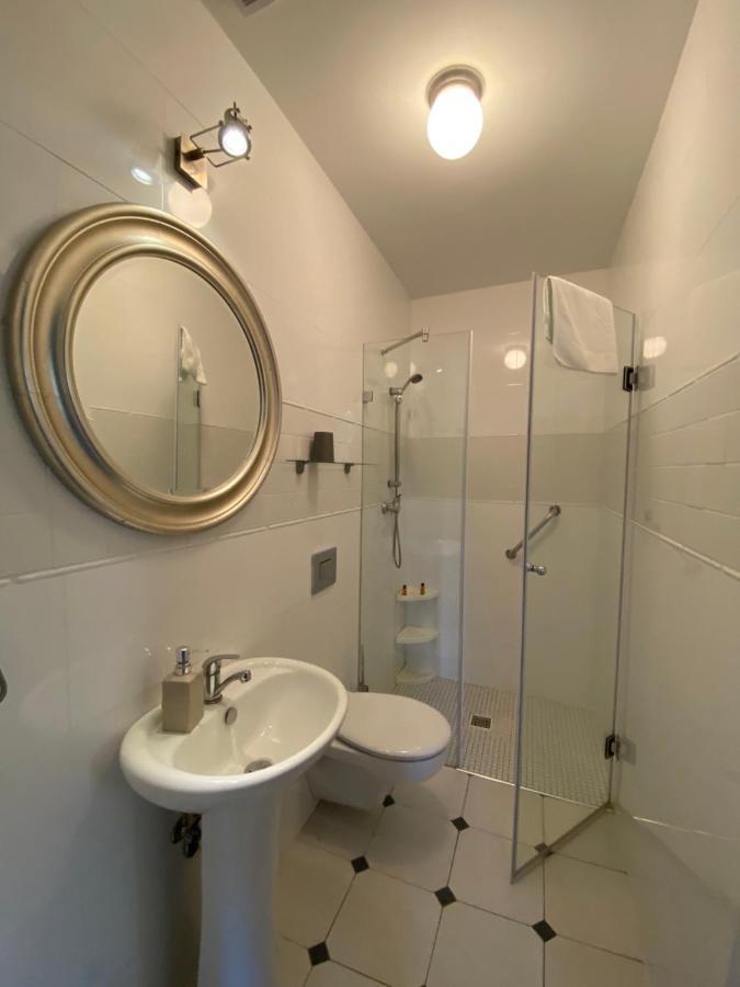 Krzysin Hotel Podkowa Leśna Buitenkant foto