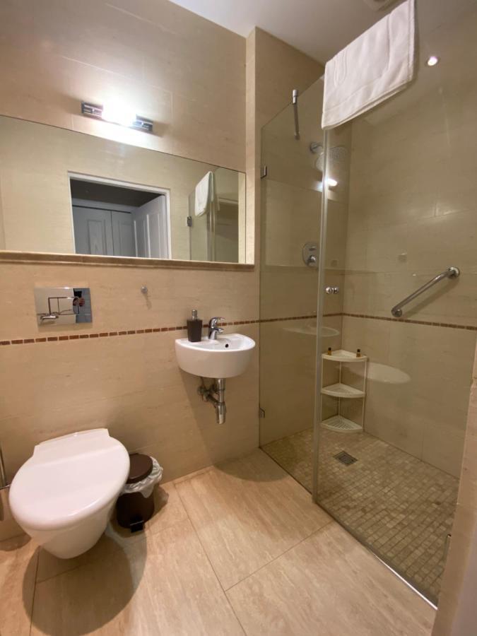 Krzysin Hotel Podkowa Leśna Buitenkant foto